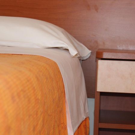 Hotel Holiday Sunshine Summer Misano Adriatico Pokoj fotografie