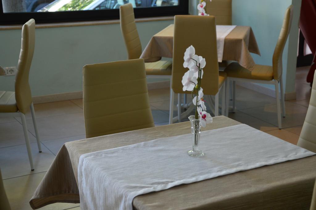 Hotel Holiday Sunshine Summer Misano Adriatico Exteriér fotografie
